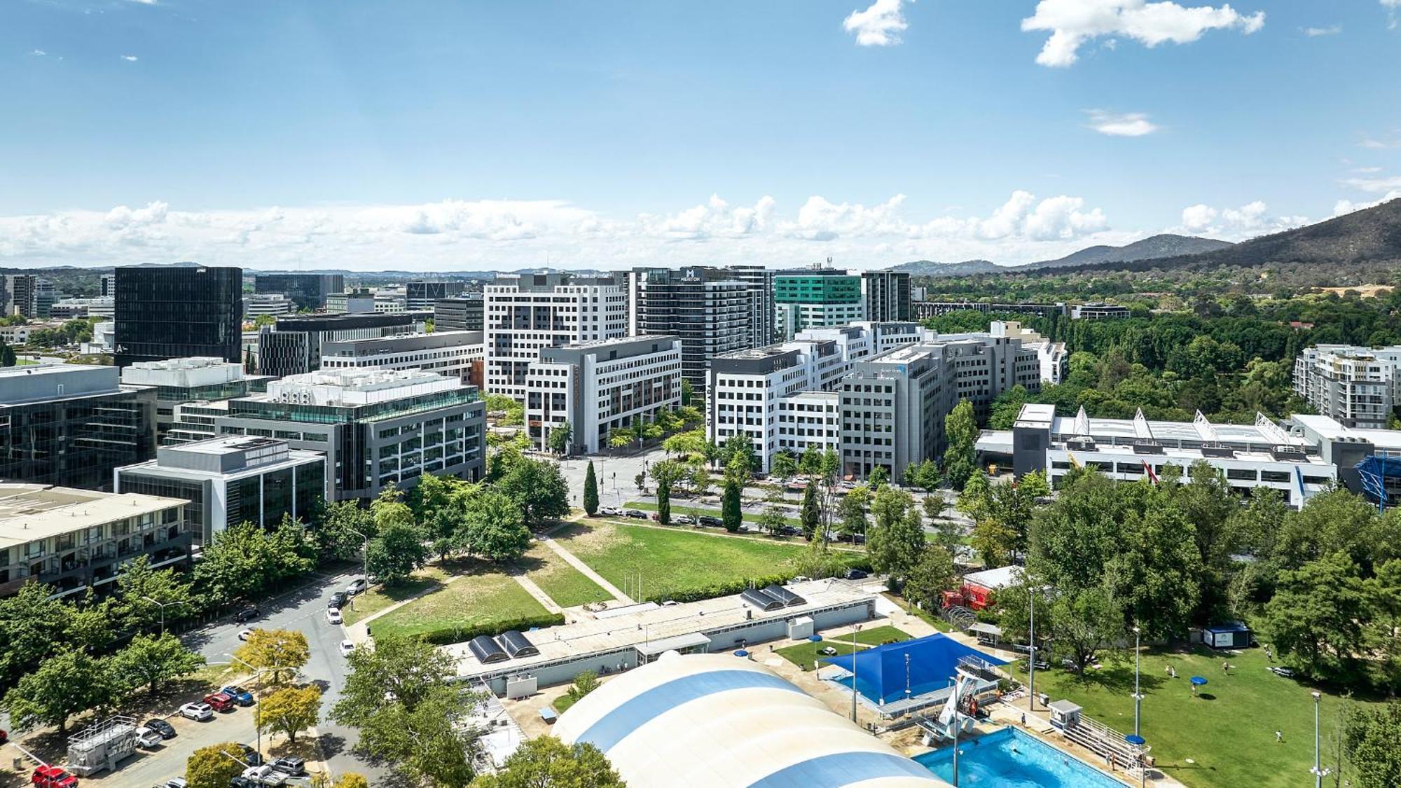 Meriton Suites Canberra Exterior foto