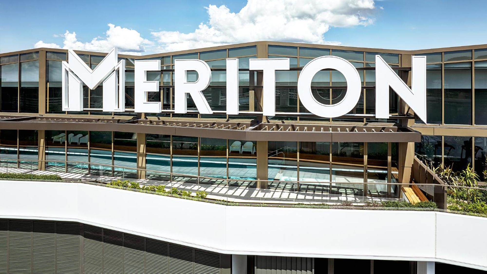 Meriton Suites Canberra Exterior foto