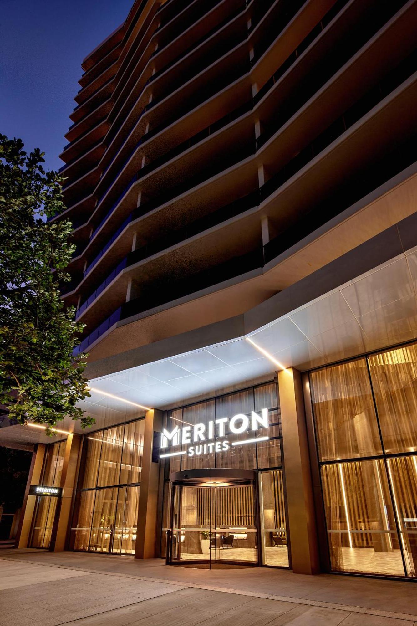 Meriton Suites Canberra Exterior foto