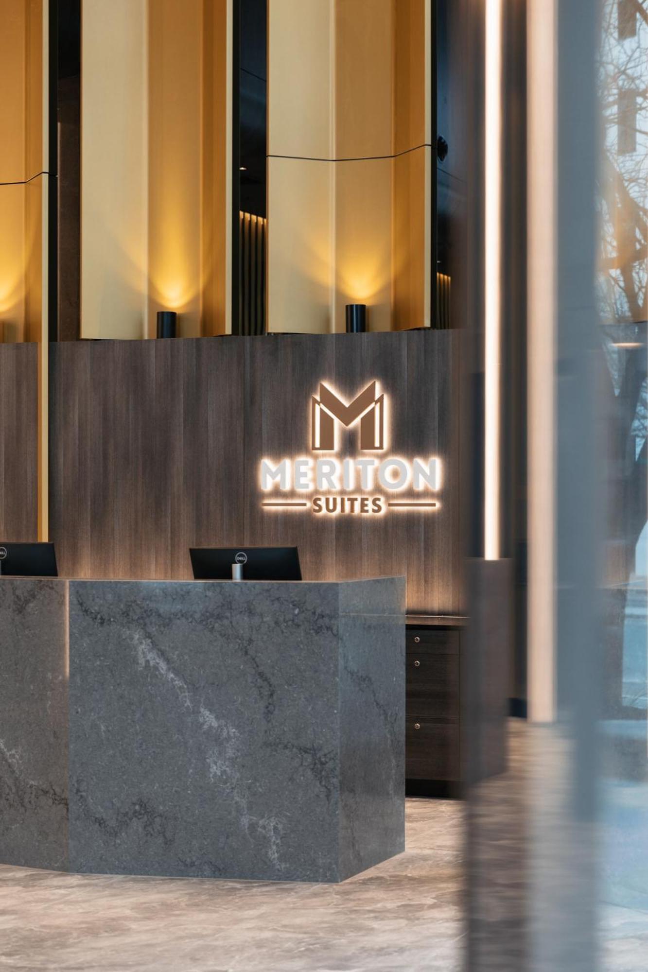 Meriton Suites Canberra Exterior foto