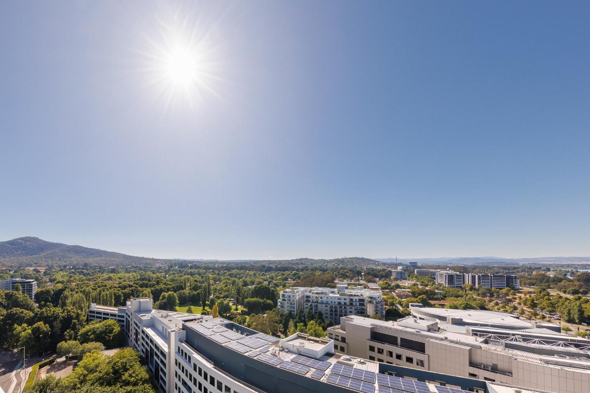 Meriton Suites Canberra Exterior foto