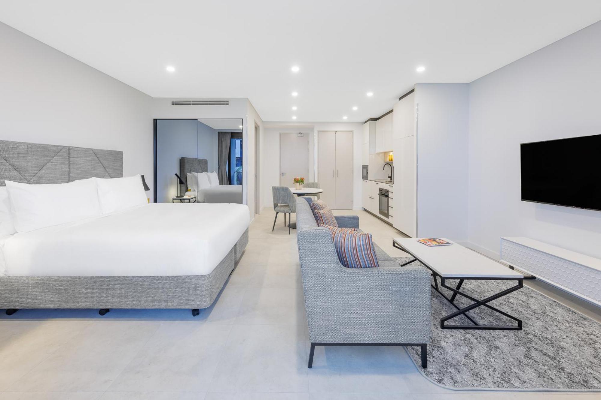 Meriton Suites Canberra Camberra Exterior foto Studio apartment